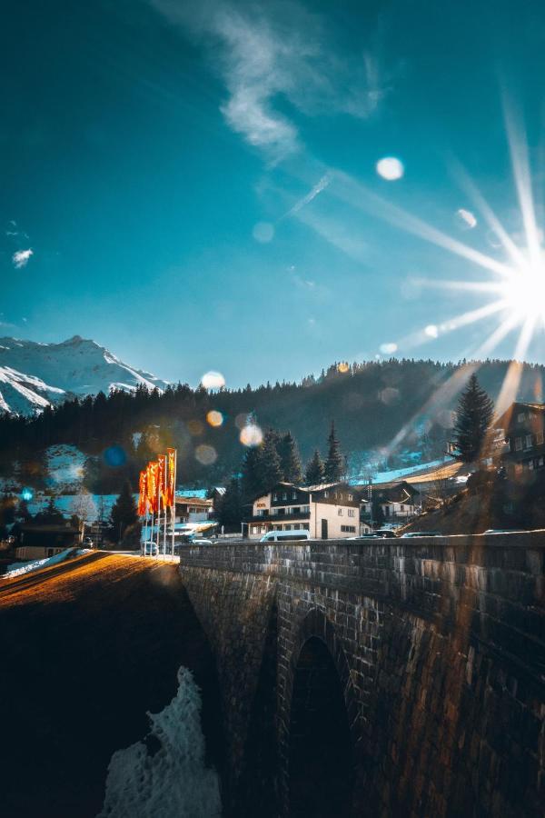 Cresta Sedrun Hotell Exteriör bild