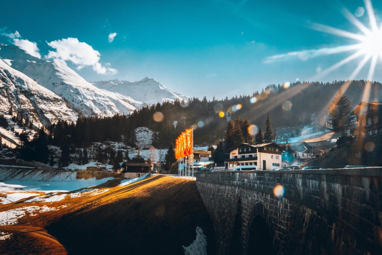 Cresta Sedrun Hotell Exteriör bild
